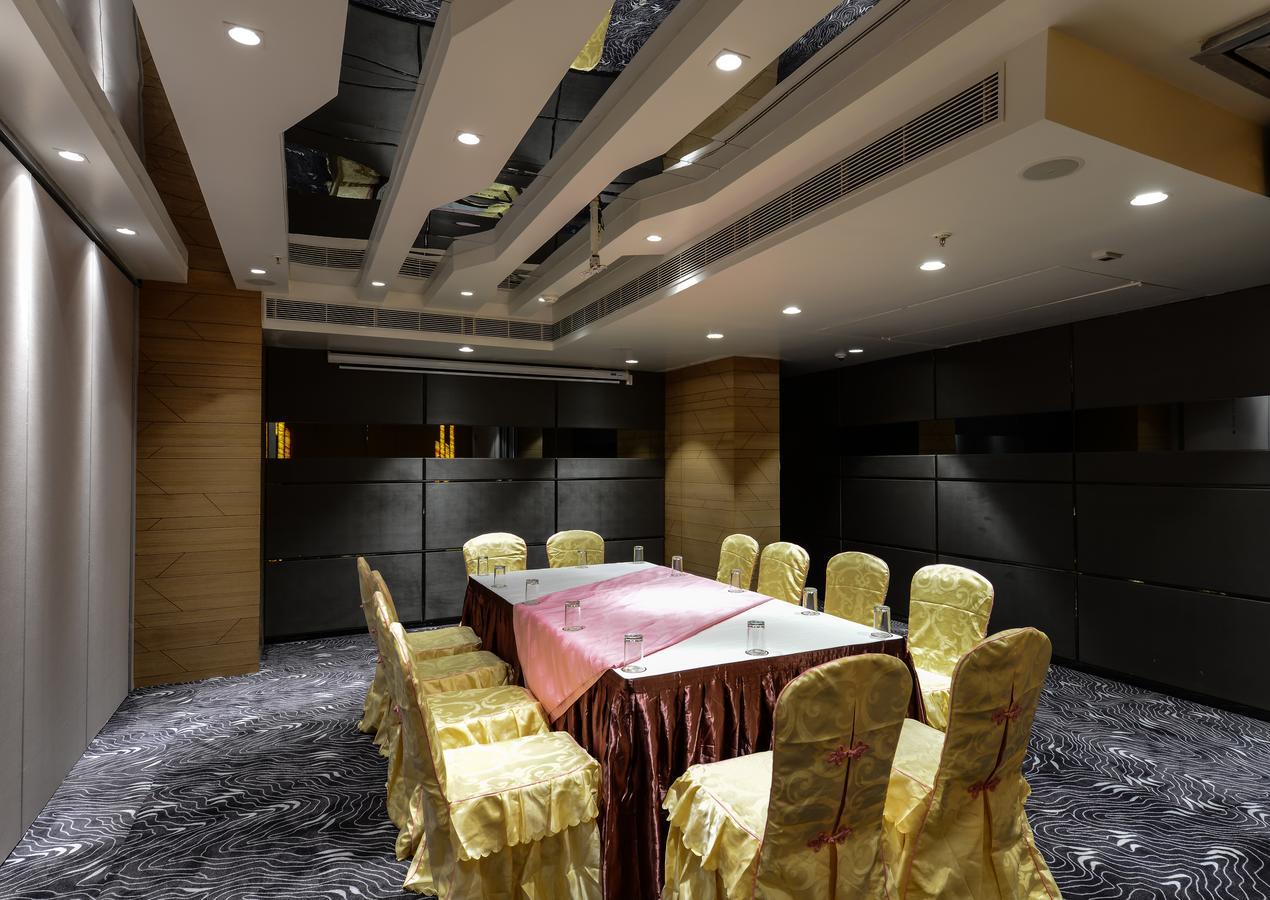 Hotel Atishay ボーパール エクステリア 写真