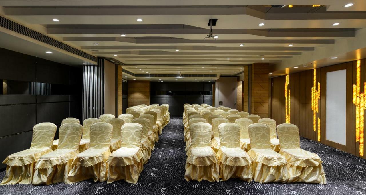 Hotel Atishay ボーパール エクステリア 写真