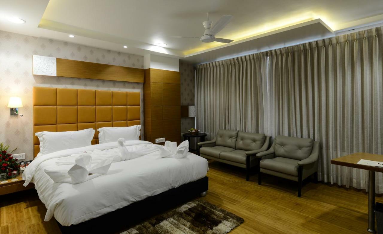 Hotel Atishay ボーパール エクステリア 写真